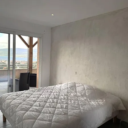 Avec Vue Imprenable Sur La Mer, Terrasse Et Piscine