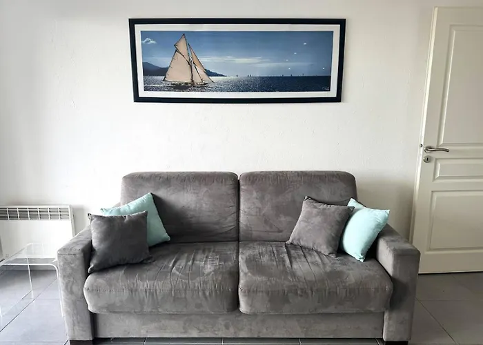 公寓 Avec Vue Imprenable Sur La Mer, Terrasse Et Piscine *