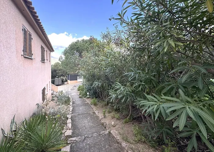 公寓 Avec Vue Imprenable Sur La Mer, Terrasse Et Piscine *