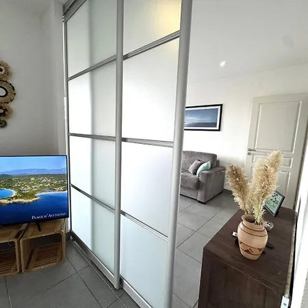 Avec Vue Imprenable Sur La Mer, Terrasse Et Piscine Lägenhet