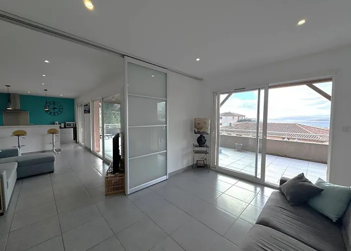 Avec Vue Imprenable Sur La Mer, Terrasse Et Piscine * Propriano