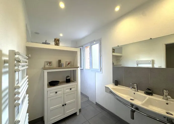 Apartman Avec Vue Imprenable Sur La Mer, Terrasse Et Piscine *